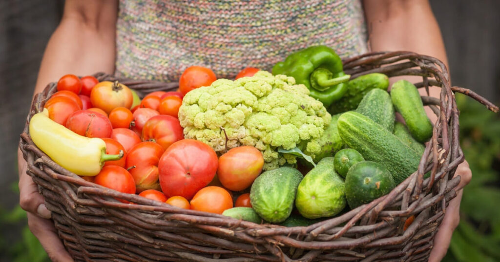 10 Reasons Restaurants Should Use Local Wholesale Food Suppliers basket with vegetables1